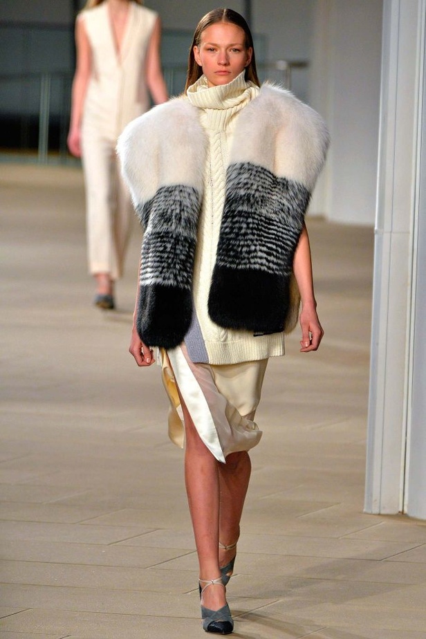 Prabal Gurung ...يجمع بين الدفء والأنوثة