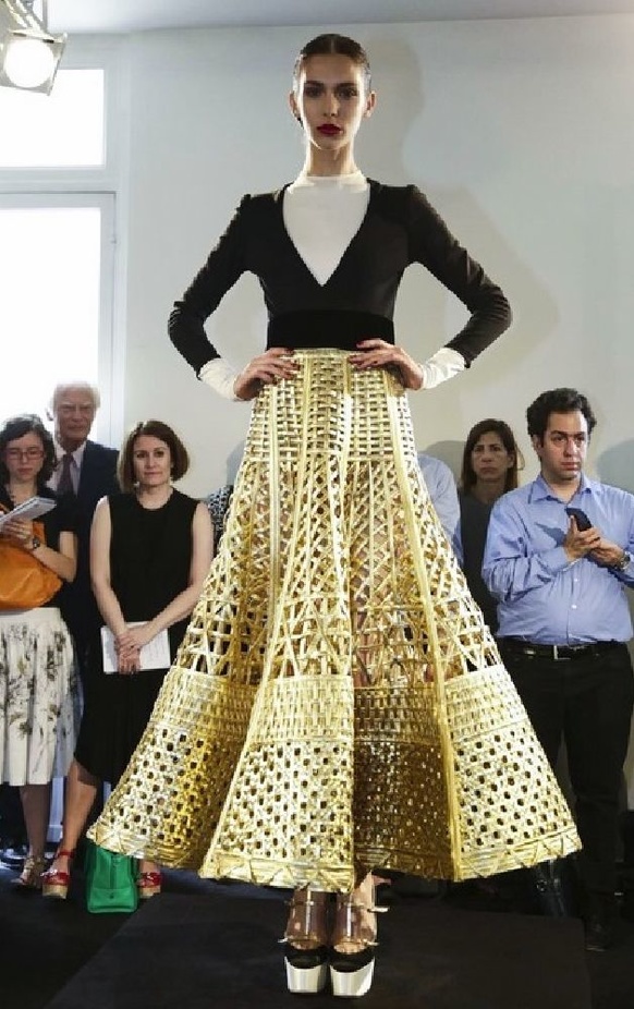 Stephane Rolland بين التكرار والمبالغة