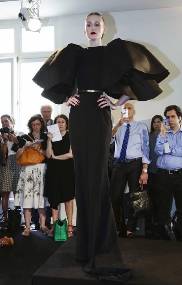 Stephane Rolland بين التكرار والمبالغة