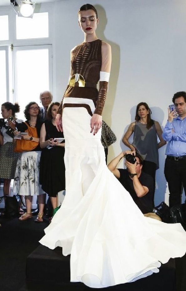 Stephane Rolland بين التكرار والمبالغة