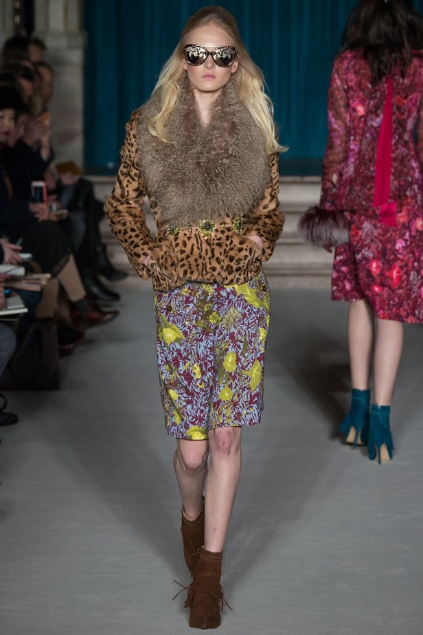 ماثيو وليامسون: لمسة من الأناقة والتداخلات اللونية المبتكرة