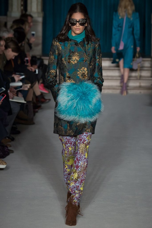 ماثيو وليامسون: لمسة من الأناقة والتداخلات اللونية المبتكرة