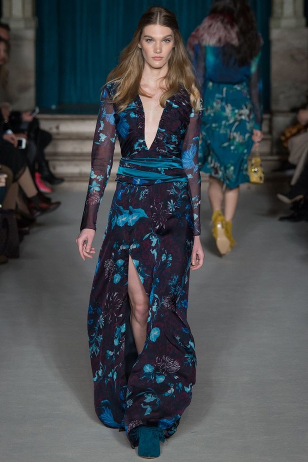 ماثيو وليامسون: لمسة من الأناقة والتداخلات اللونية المبتكرة