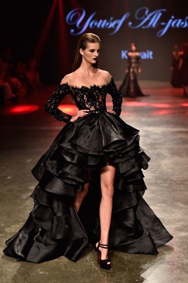 عرض ازياء Yousef El Jasmi لربيع و صيف 2016 