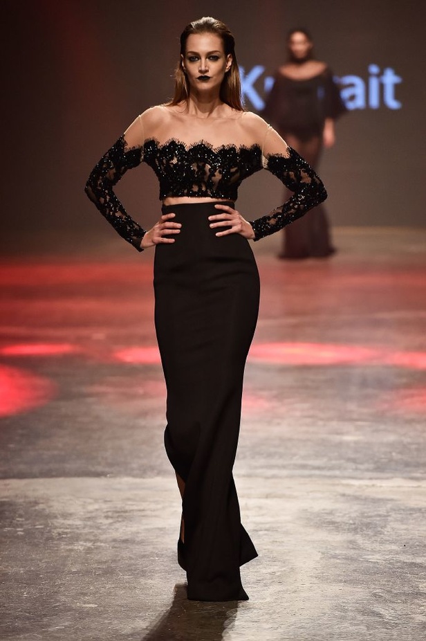 عرض ازياء Yousef El Jasmi لربيع و صيف 2016 