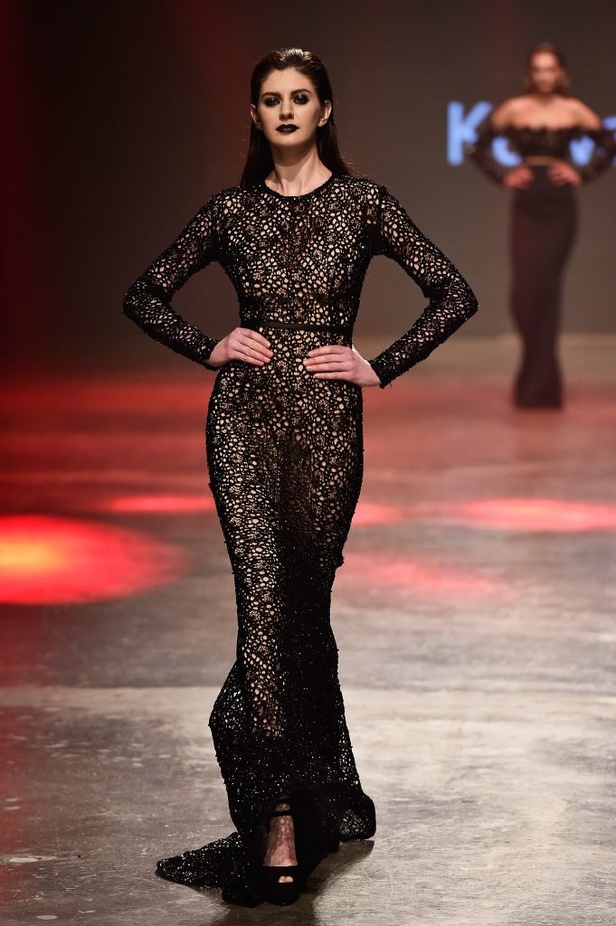 عرض ازياء Yousef El Jasmi لربيع و صيف 2016 