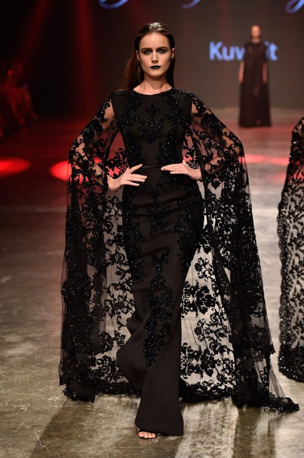 عرض ازياء Yousef El Jasmi لربيع و صيف 2016 