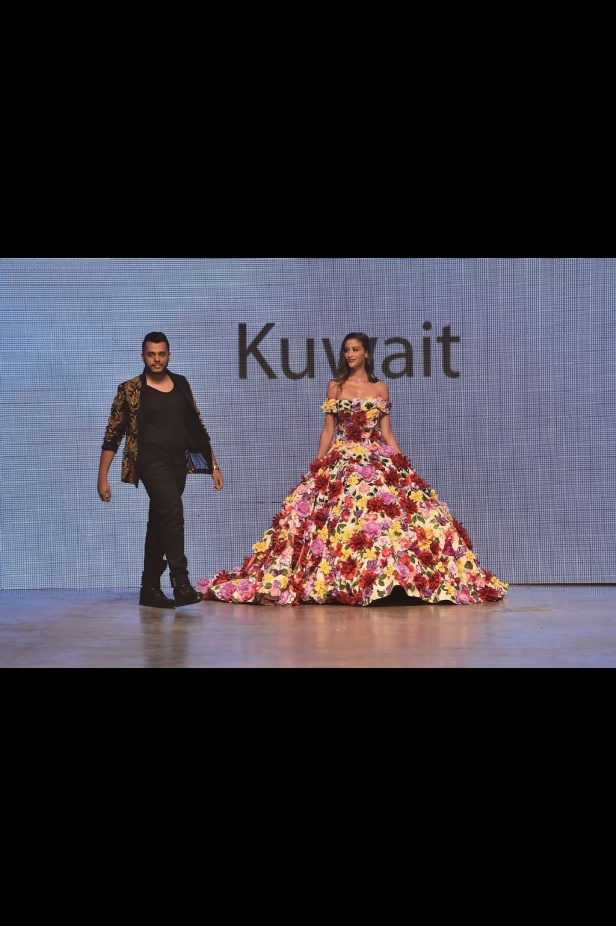 عرض ازياء Yousef El Jasmi لربيع و صيف 2016 