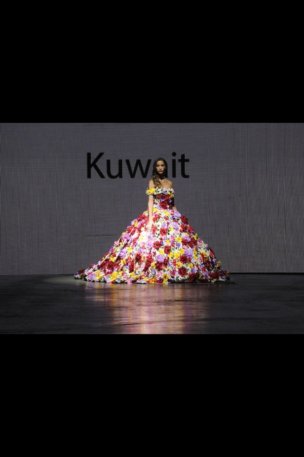 عرض ازياء Yousef El Jasmi لربيع و صيف 2016 