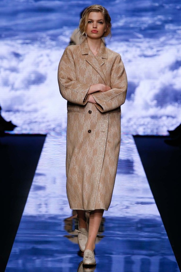 Max Mara سيدة الأناقة الكلاسيكية