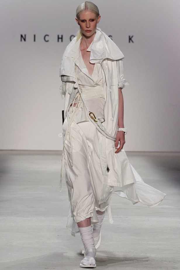 Nicholas K يعود بنا الى الطابع القبلي 