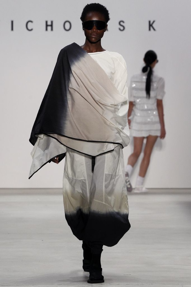 Nicholas K يعود بنا الى الطابع القبلي 