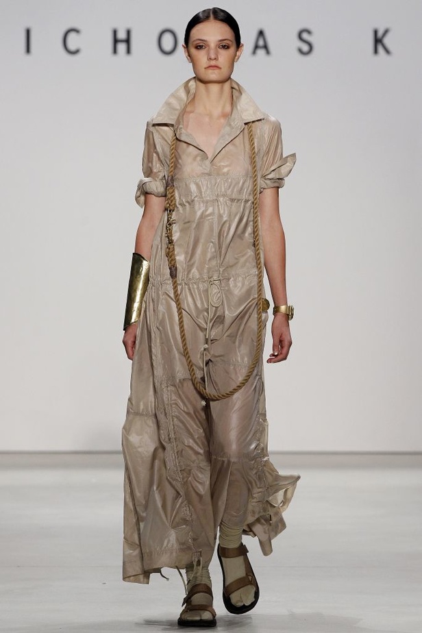 Nicholas K يعود بنا الى الطابع القبلي 