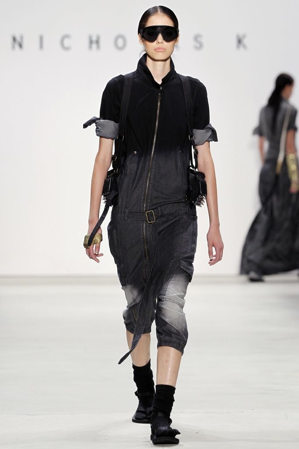 Nicholas K يعود بنا الى الطابع القبلي 