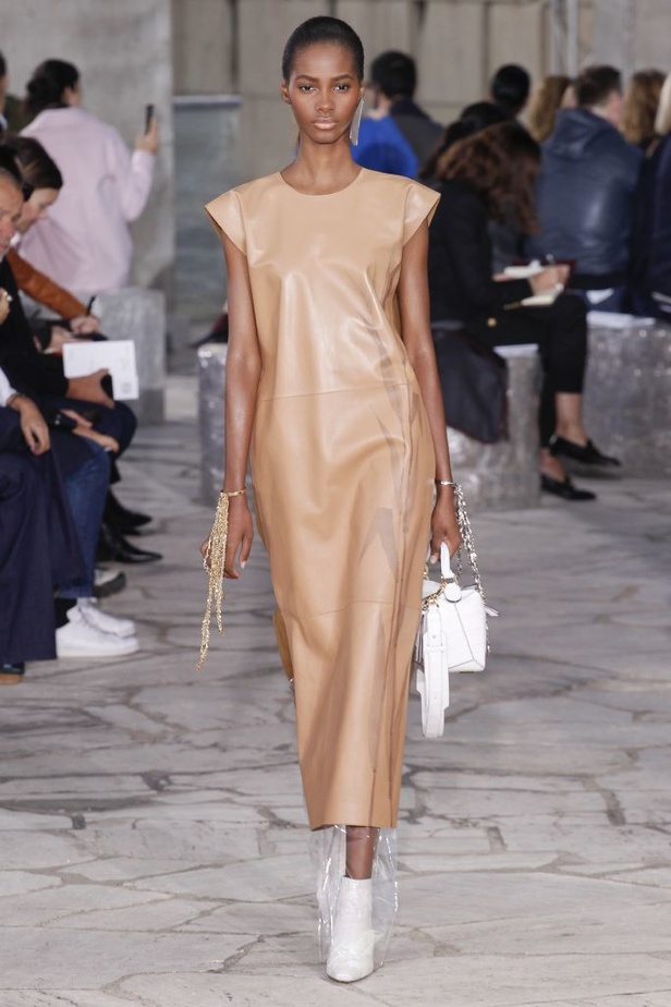 مجموعة Loewe لربيع و صيف 2016