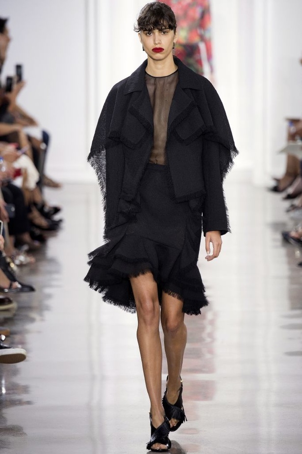 أنوثة وعصرية مبهرة في عرض ناجح لـJason Wu