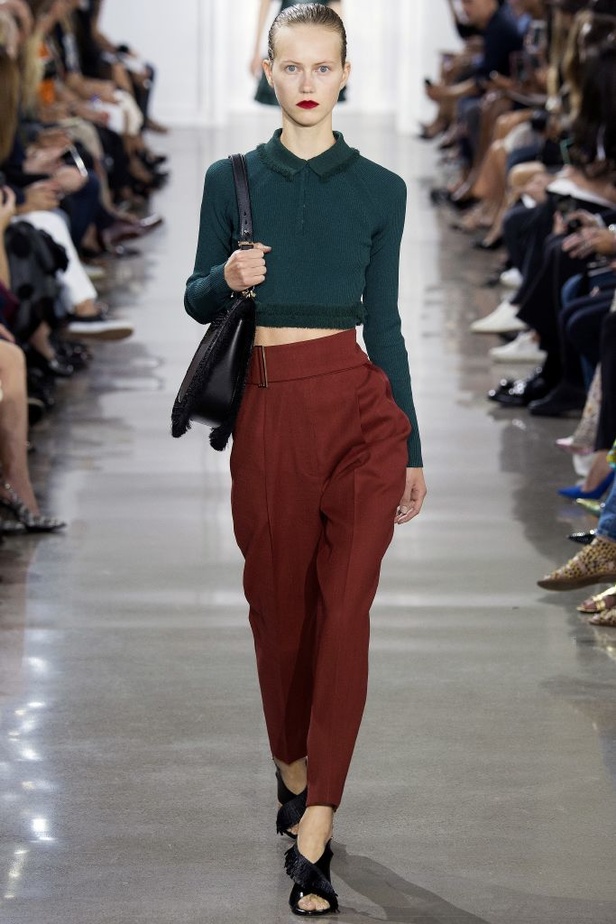 أنوثة وعصرية مبهرة في عرض ناجح لـJason Wu