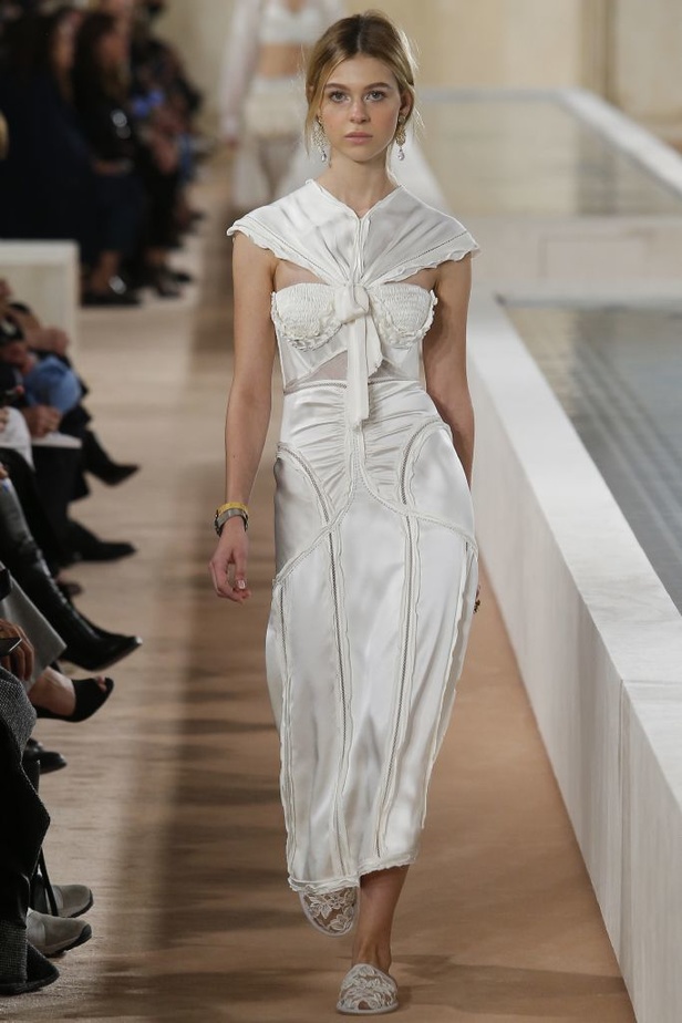 مجموعة Balenciaga لربيع و صيف 2016