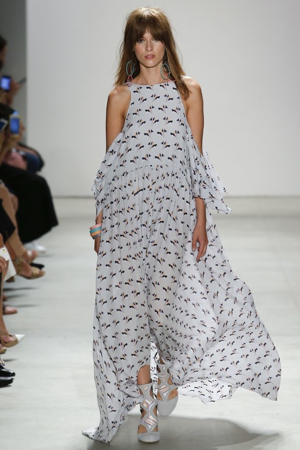 عرض Rebecca Minkoff بين الرومنسية و التمرّد 