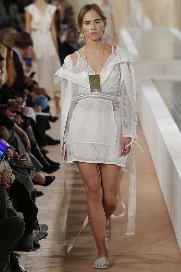 مجموعة Balenciaga لربيع و صيف 2016