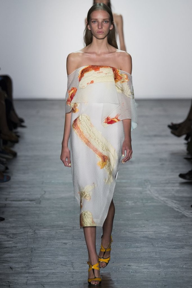 أنوثة وحيوية منعشة في عرض Prabal Gurung المبهر