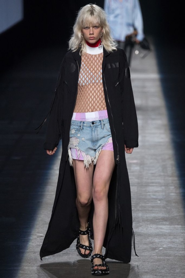 مجموعة متفردة لـAlexander Wang في جو مليء بالنجوم