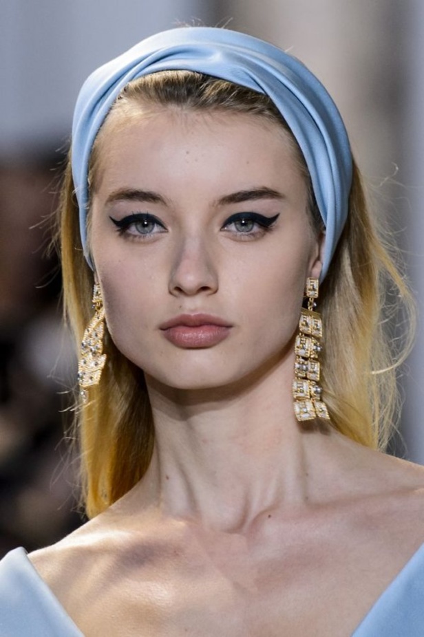  مجموعة ايلي صعب للأزياء الفاخرة لربيع وصيف 2017