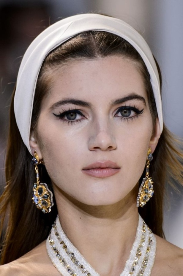  مجموعة ايلي صعب للأزياء الفاخرة لربيع وصيف 2017