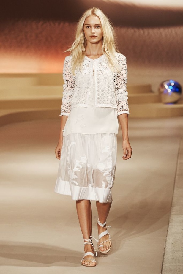 Elie Tahari: ستايل الشراشيب والأقمشة الشفافة لربيع 2016