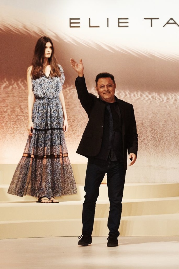 Elie Tahari: ستايل الشراشيب والأقمشة الشفافة لربيع 2016