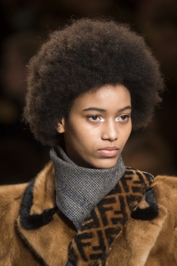 عرض ازياء برادا لخريف وشتاء 2018