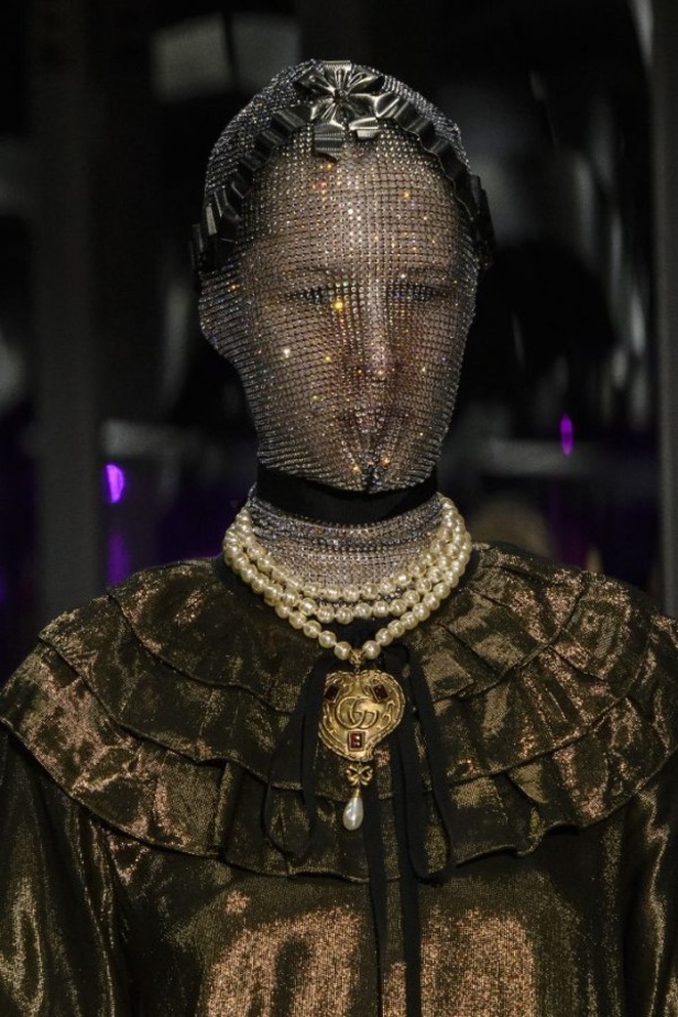 الازياء المشجرة بالوان مبهجة احدث موضة من دار غوتشي في شتاء 2018