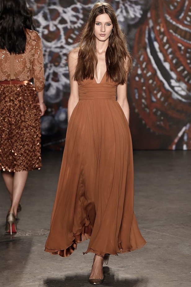 Jenny Packham.. الأناقة والأنوثة البراقة