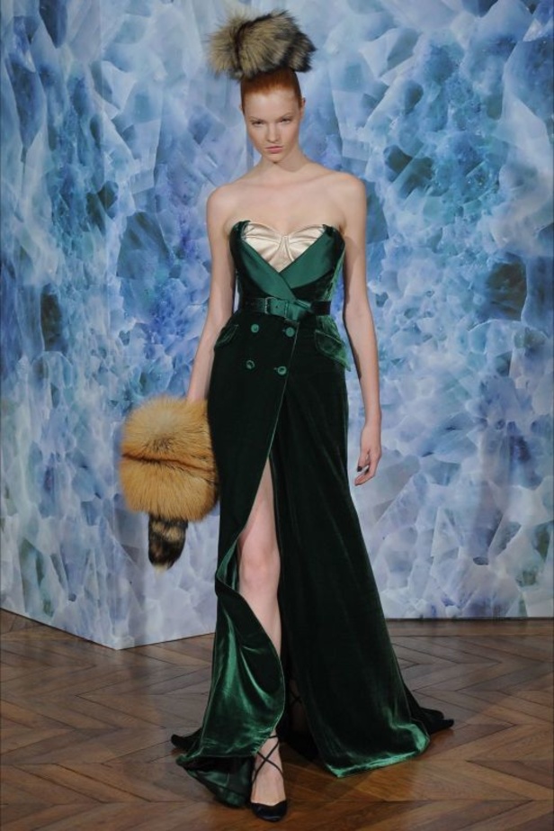 Alexis Mabille: جرأة بالألوان والقصّات 