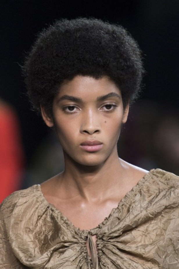 اسبوع الموضة في باريس 2019 أزياء ROCHAS الفاخرة لربيع وصيف 2020