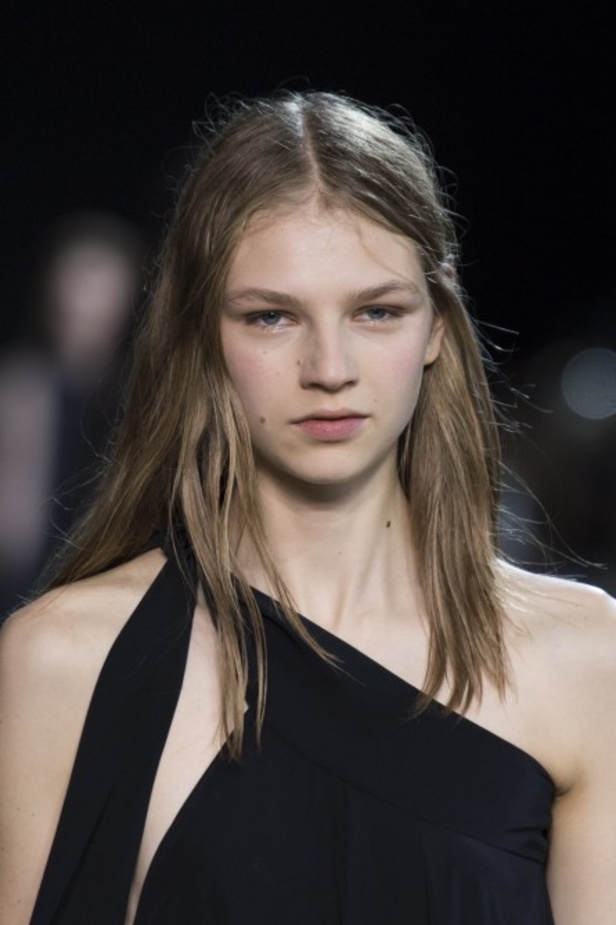 اسبوع الموضة في باريس 2019 أزياء ROCHAS الفاخرة لربيع وصيف 2020