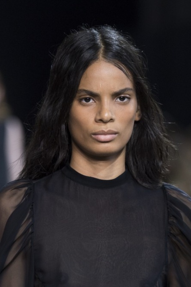 اسبوع الموضة في باريس 2019 أزياء ROCHAS الفاخرة لربيع وصيف 2020