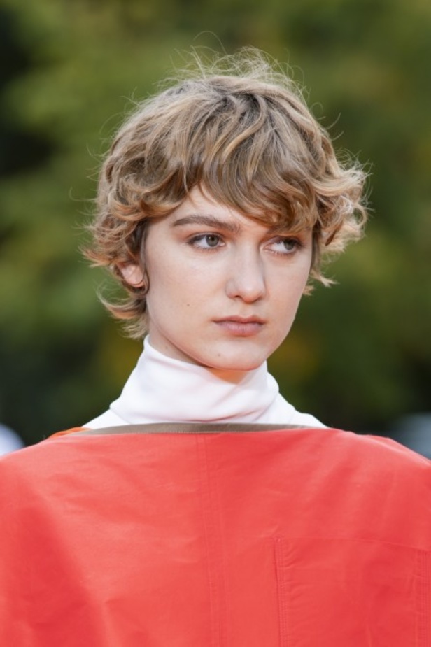 اسبوع الموضة في لندن 2019 أزياء ROKSANDA لربيع وصيف 2020