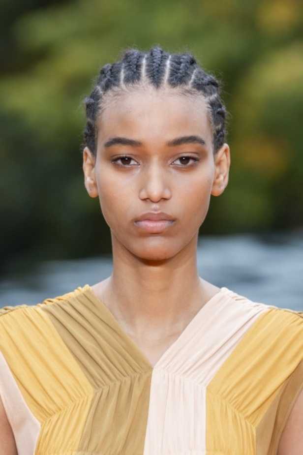 اسبوع الموضة في لندن 2019 أزياء ROKSANDA لربيع وصيف 2020