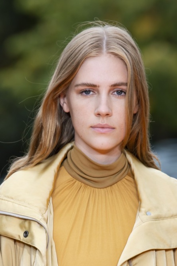 اسبوع الموضة في لندن 2019 أزياء ROKSANDA لربيع وصيف 2020