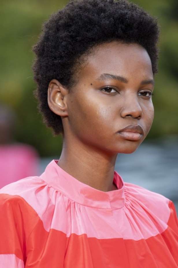 اسبوع الموضة في لندن 2019 أزياء ROKSANDA لربيع وصيف 2020