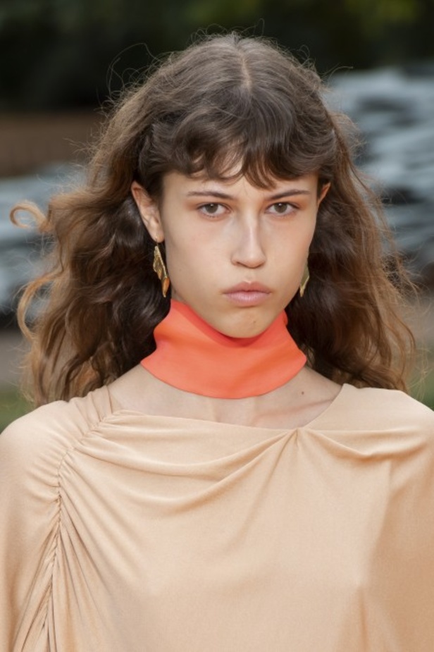 اسبوع الموضة في لندن 2019 أزياء ROKSANDA لربيع وصيف 2020