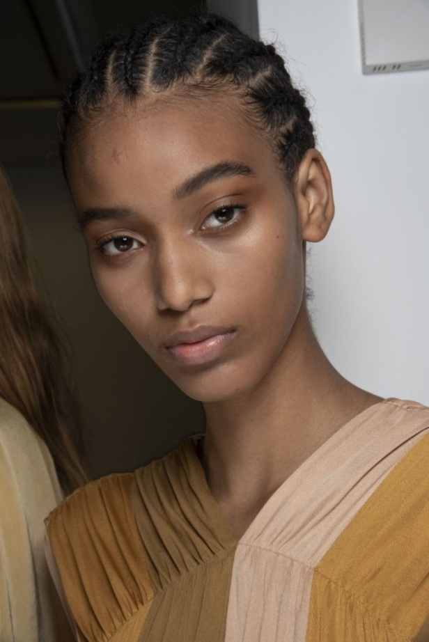 اسبوع الموضة في لندن 2019 أزياء ROKSANDA لربيع وصيف 2020