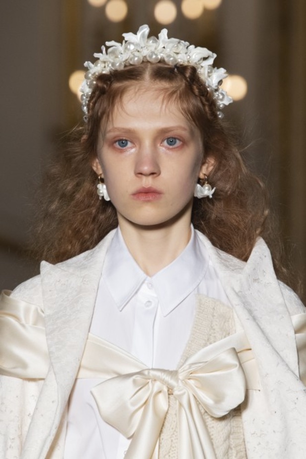 مجموعة الالبسة الفاخرة من SIMONE ROCHA لخريف وشتاء 2020-2021