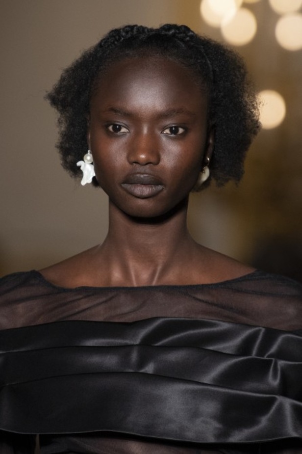 مجموعة الالبسة الفاخرة من SIMONE ROCHA لخريف وشتاء 2020-2021