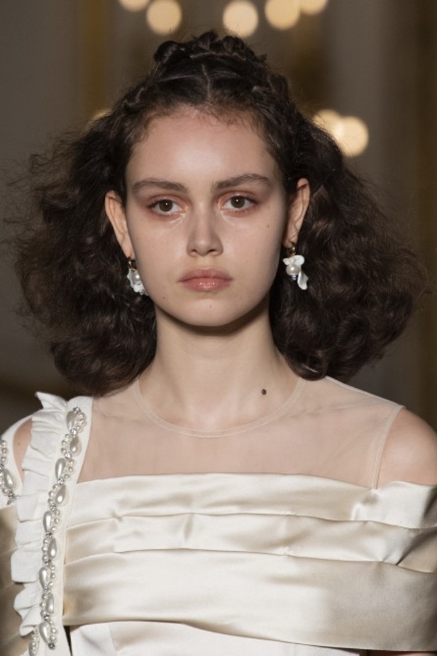 مجموعة الالبسة الفاخرة من SIMONE ROCHA لخريف وشتاء 2020-2021