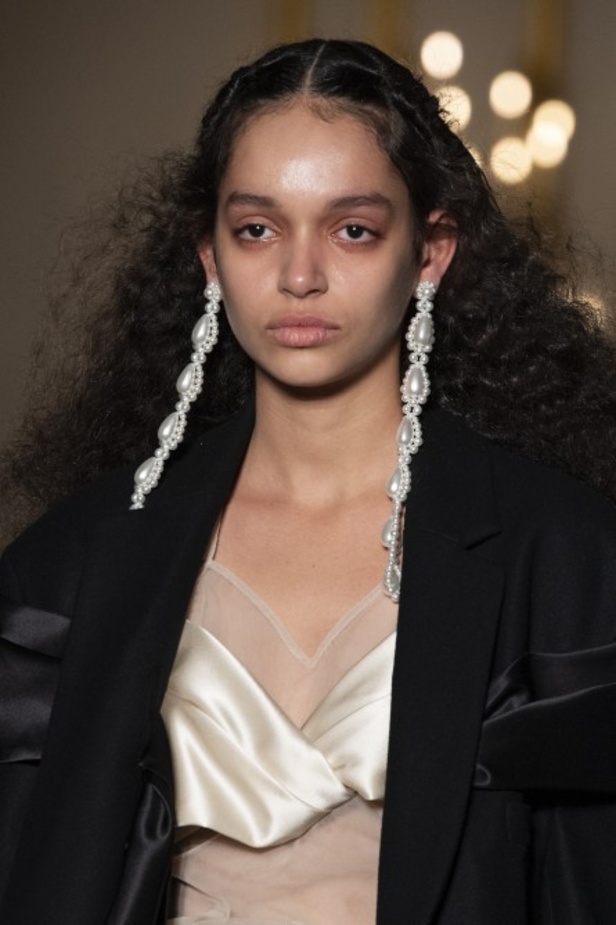 مجموعة الالبسة الفاخرة من SIMONE ROCHA لخريف وشتاء 2020-2021