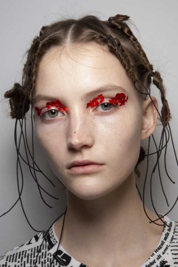 مجموعة الالبسة الفاخرة من SIMONE ROCHA لخريف وشتاء 2020-2021