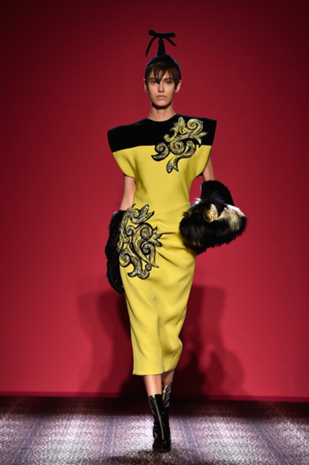  Schiaparelli: إعادة إحياء الجمال الابداعي