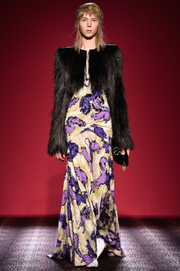  Schiaparelli: إعادة إحياء الجمال الابداعي